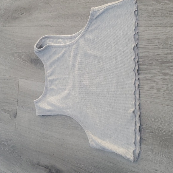 Joah Brown scalloped crop tank size s/m in pearl grey gently used. - Picture 7 of 7